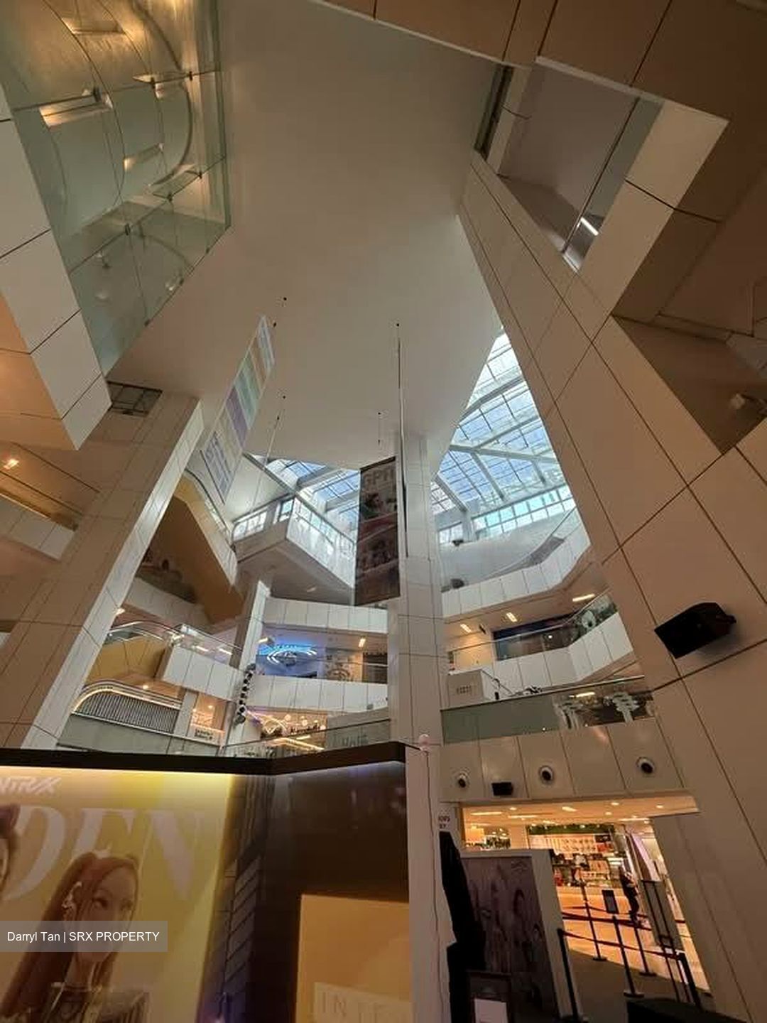 United Square (D11), Retail #581154491